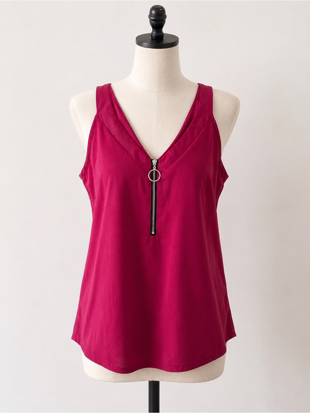 Women’s burgundy V-Neck Zip Tank Top
